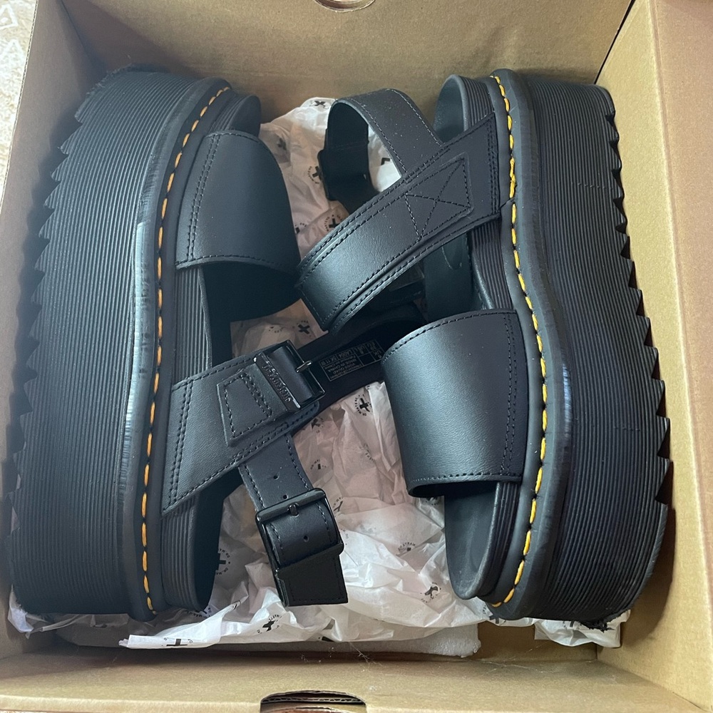 Dr. Martens Voss Quad platform shoes